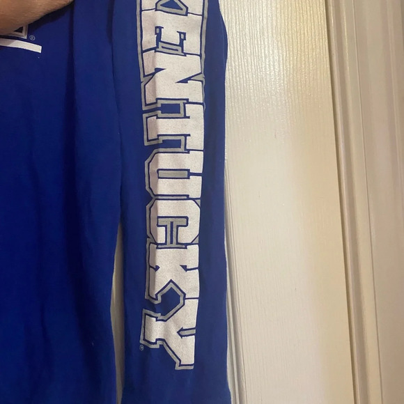 Kentucky Wildcats Tshirt - Picture 6 of 9